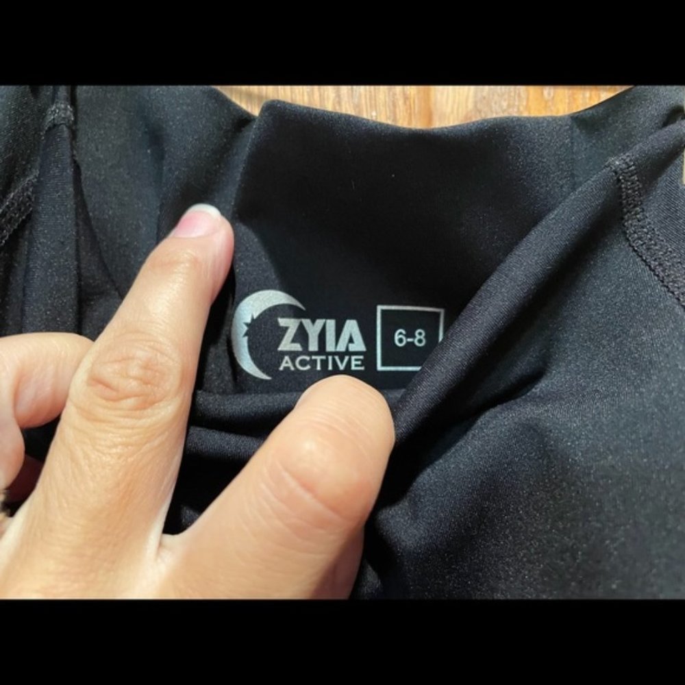 Zyia Active Black Camo Reflective Pocket Brilliant Hi-Rise Capri I 6-8 - Picture 4 of 4